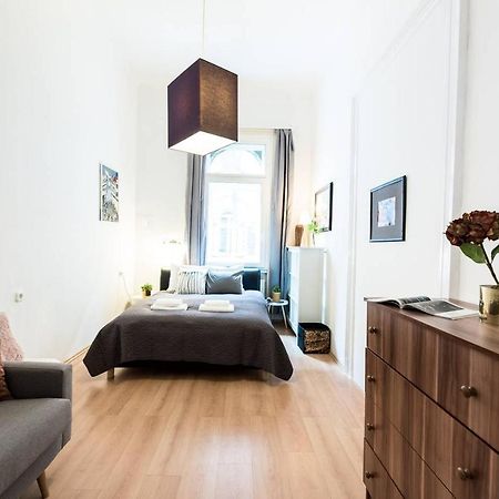 Cosy And Central Apartment With 4 Bedrooms And A/C Budapest Ngoại thất bức ảnh