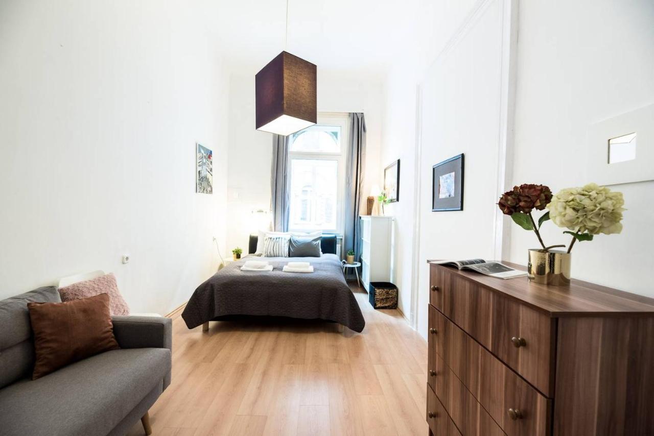 Cosy And Central Apartment With 4 Bedrooms And A/C Budapest Ngoại thất bức ảnh