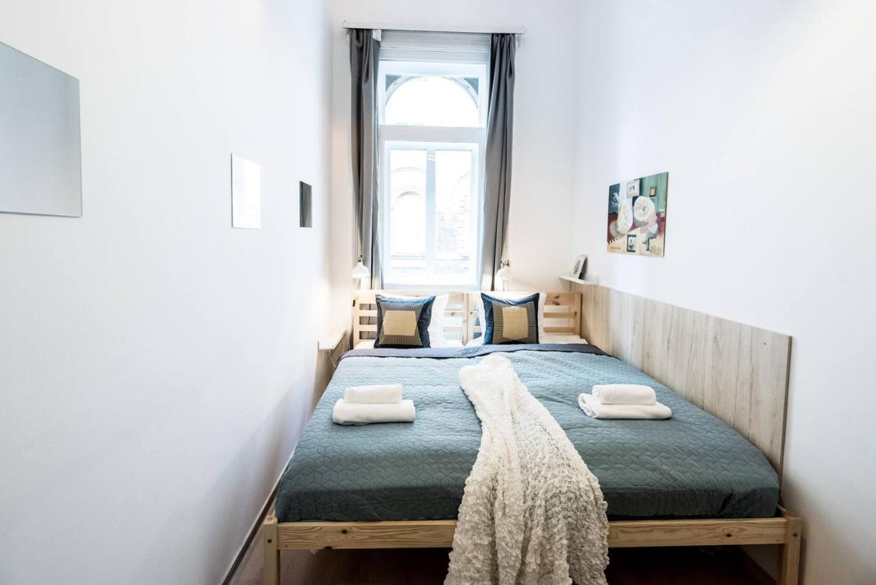 Cosy And Central Apartment With 4 Bedrooms And A/C Budapest Ngoại thất bức ảnh