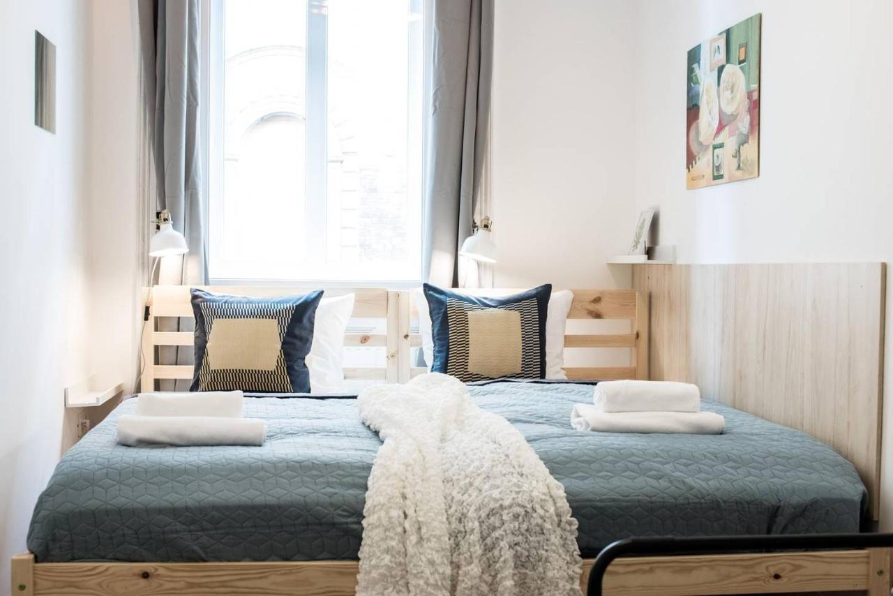 Cosy And Central Apartment With 4 Bedrooms And A/C Budapest Ngoại thất bức ảnh