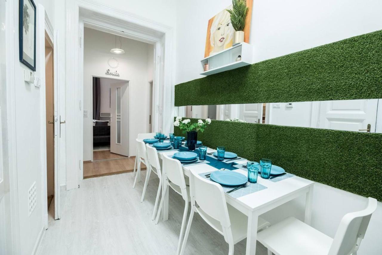 Cosy And Central Apartment With 4 Bedrooms And A/C Budapest Ngoại thất bức ảnh