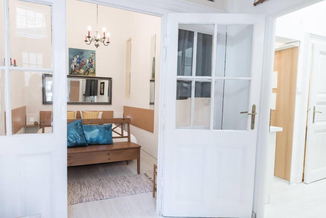 Cosy And Central Apartment With 4 Bedrooms And A/C Budapest Ngoại thất bức ảnh