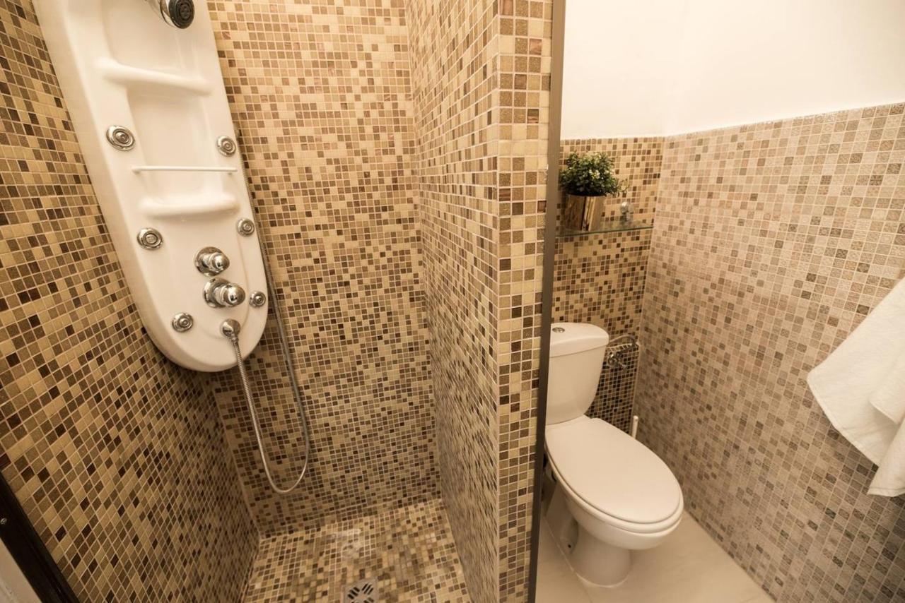 Cosy And Central Apartment With 4 Bedrooms And A/C Budapest Ngoại thất bức ảnh